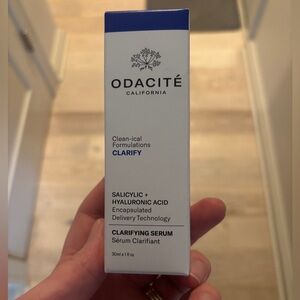 Odacite Clarifying Serum salicylic + hyaluronic acid